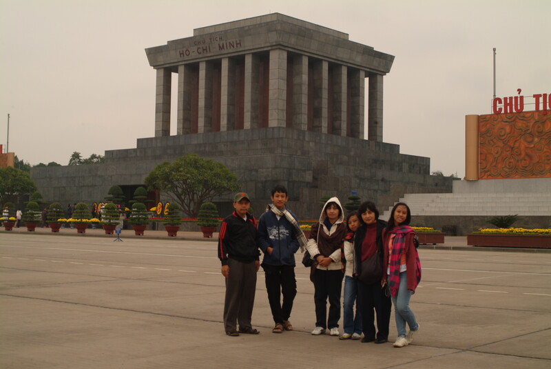 /imgs/www/2011-01-03xVietnamxMausoleum-Ho-Chi-Minh-Hanoi.JPG.jpg